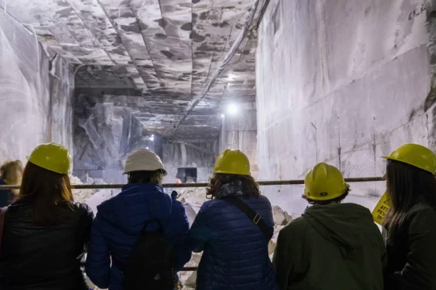 Marble Quarries, Between Fantiscritti and Colonnata